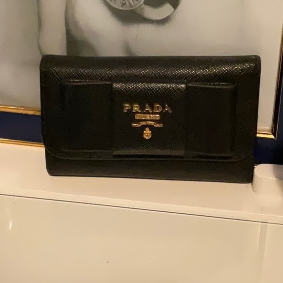 Authentic Prada Key Case 6 Rows Saffiano Fiocco Nero with COA π€π€ - Picture 1 of 9